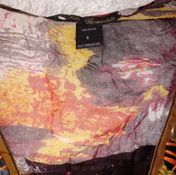 Silk Treads Brand African Inspired print Sheer top with rouged hem womens size S - Picture 3 of 3